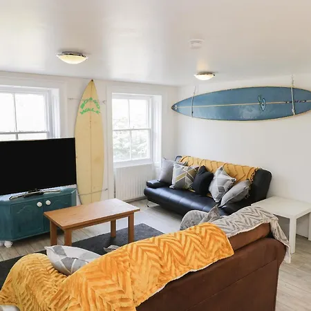 شقة The Surfers Bolt Hole ويتبي