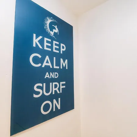 The Surfers Bolt Hole * ويتبي